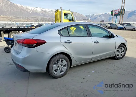 2017 Kia Forte Lx z USA, uszkodzony, nr VIN 3KPFK4A78HE136032